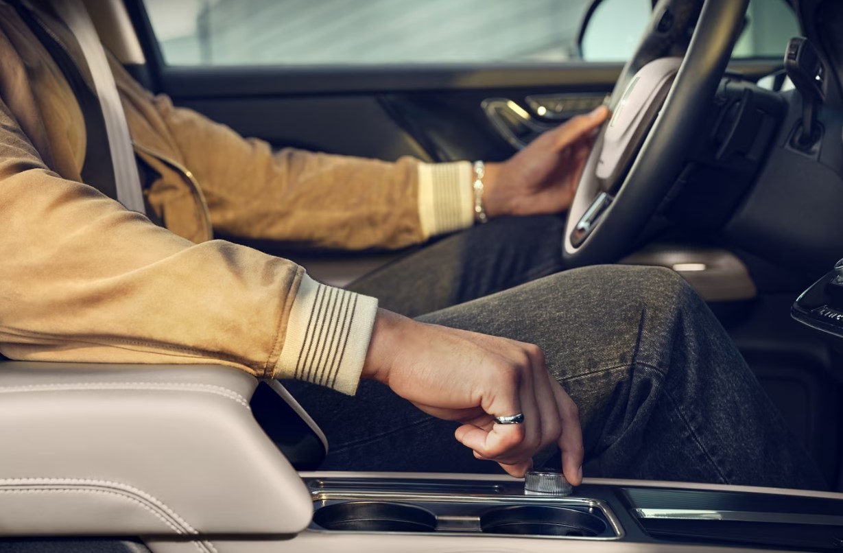 What Technology Features come in the 2024 Lincoln Corsair