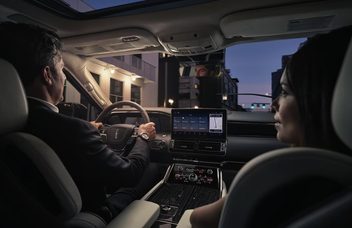What are the 2024 Lincoln Navigator Interior Color Options?